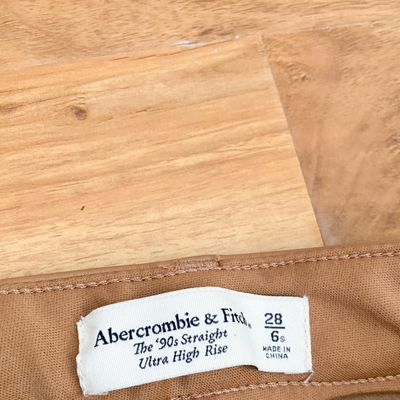 Abercrombie & Fitch 90’s Straight Ultra High Rise Tan Vegan Leather Pants 28 6S - Picture 7 of 10